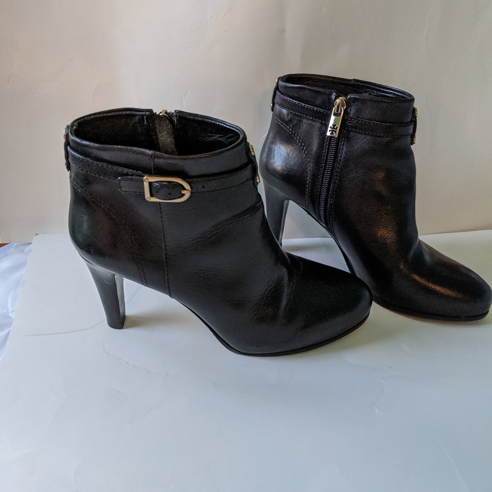 Tory Burch heel booties 8.5 in EUC